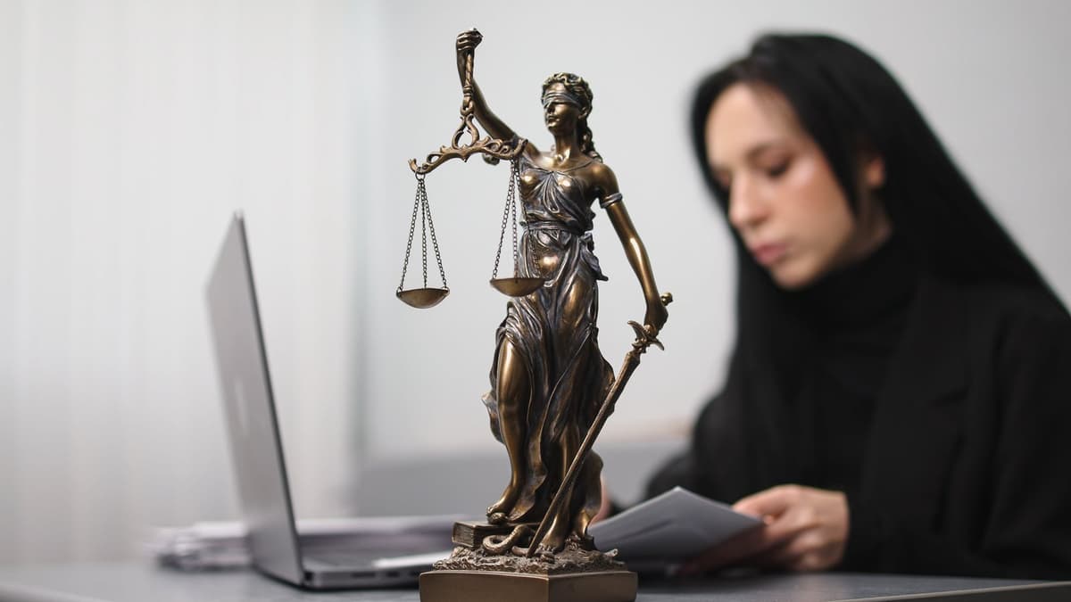 694932c06a56535b3bddff27 AdobeStock 1828968236-min-p-1600